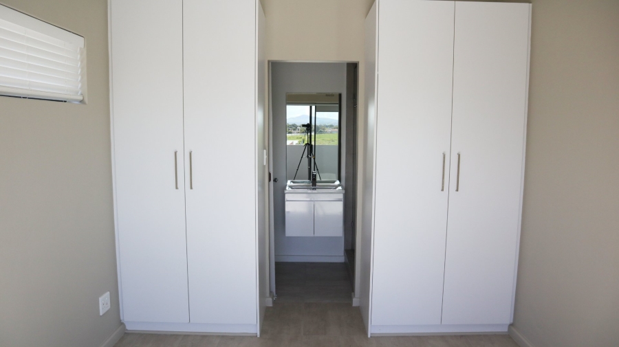 1 Bedroom Property for Sale in Table View Western Cape